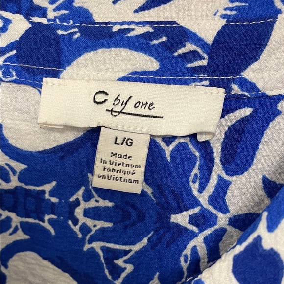 CAbi Blue and White Floral Button Down Shirt - Picture 2 of 9